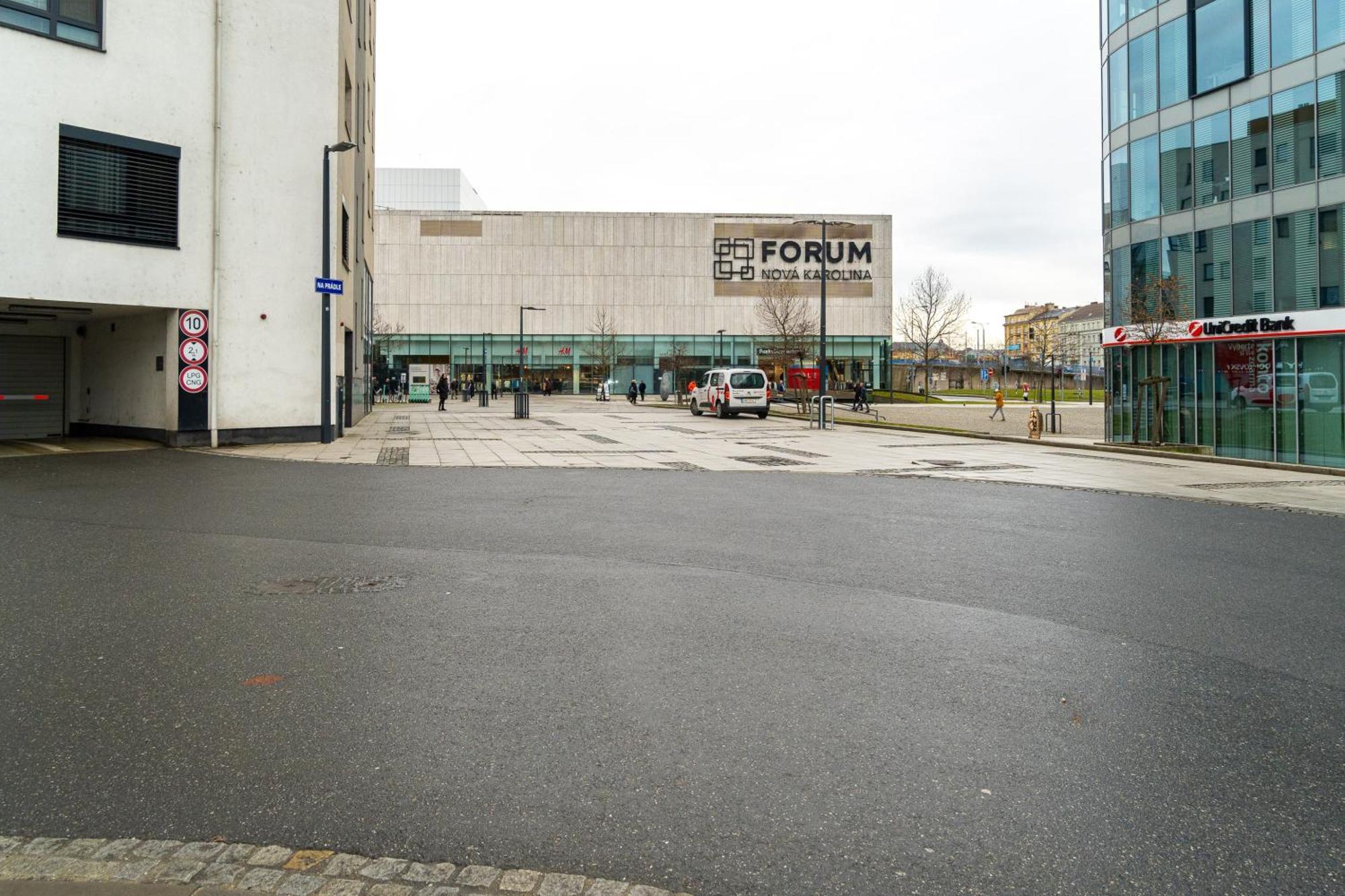 Bnb New Beautiful Apartment In The Center Of Ostrava With Option Garage Parking Esterno foto
