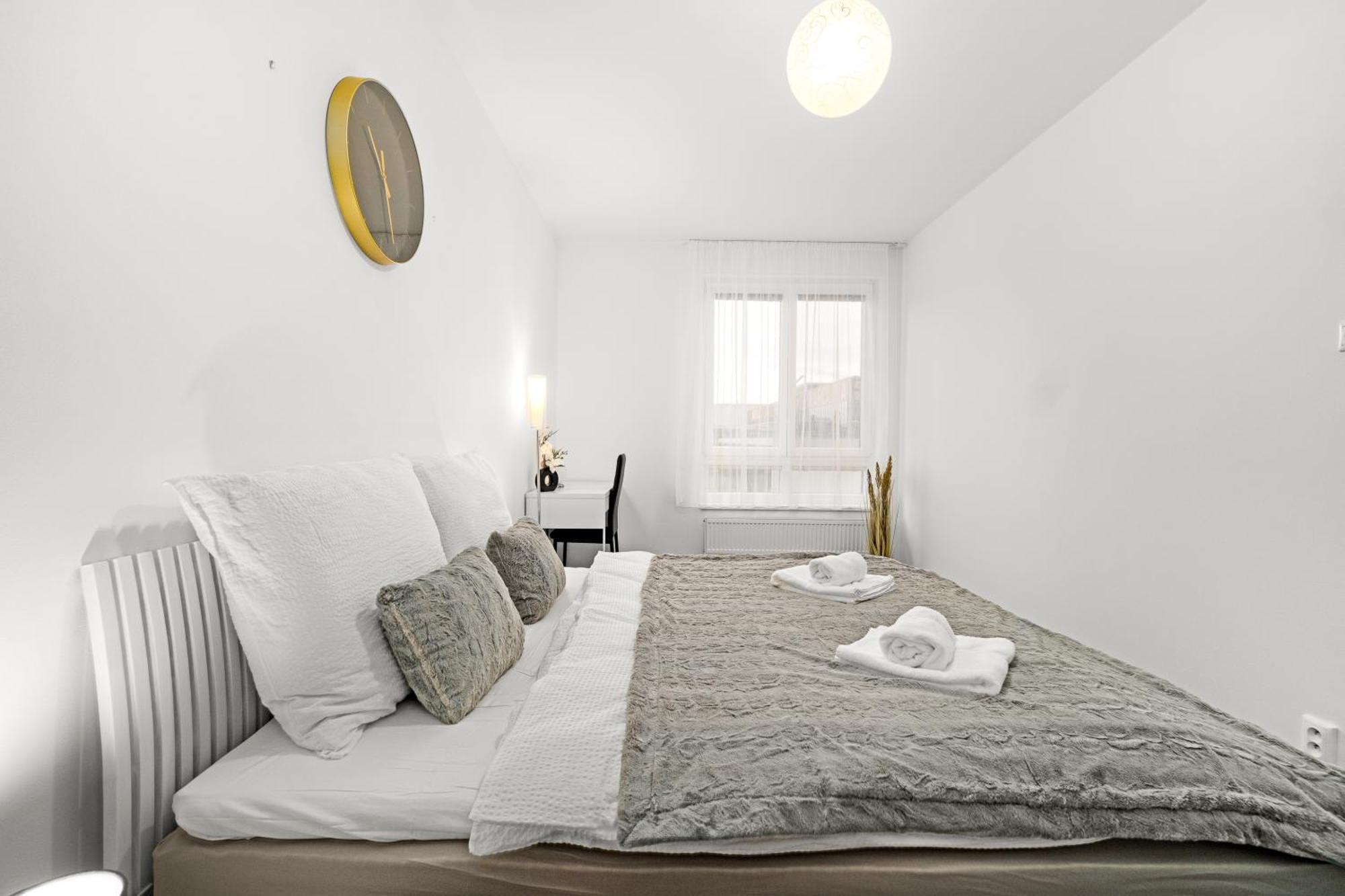 Bnb New Beautiful Apartment In The Center Of Ostrava With Option Garage Parking Esterno foto