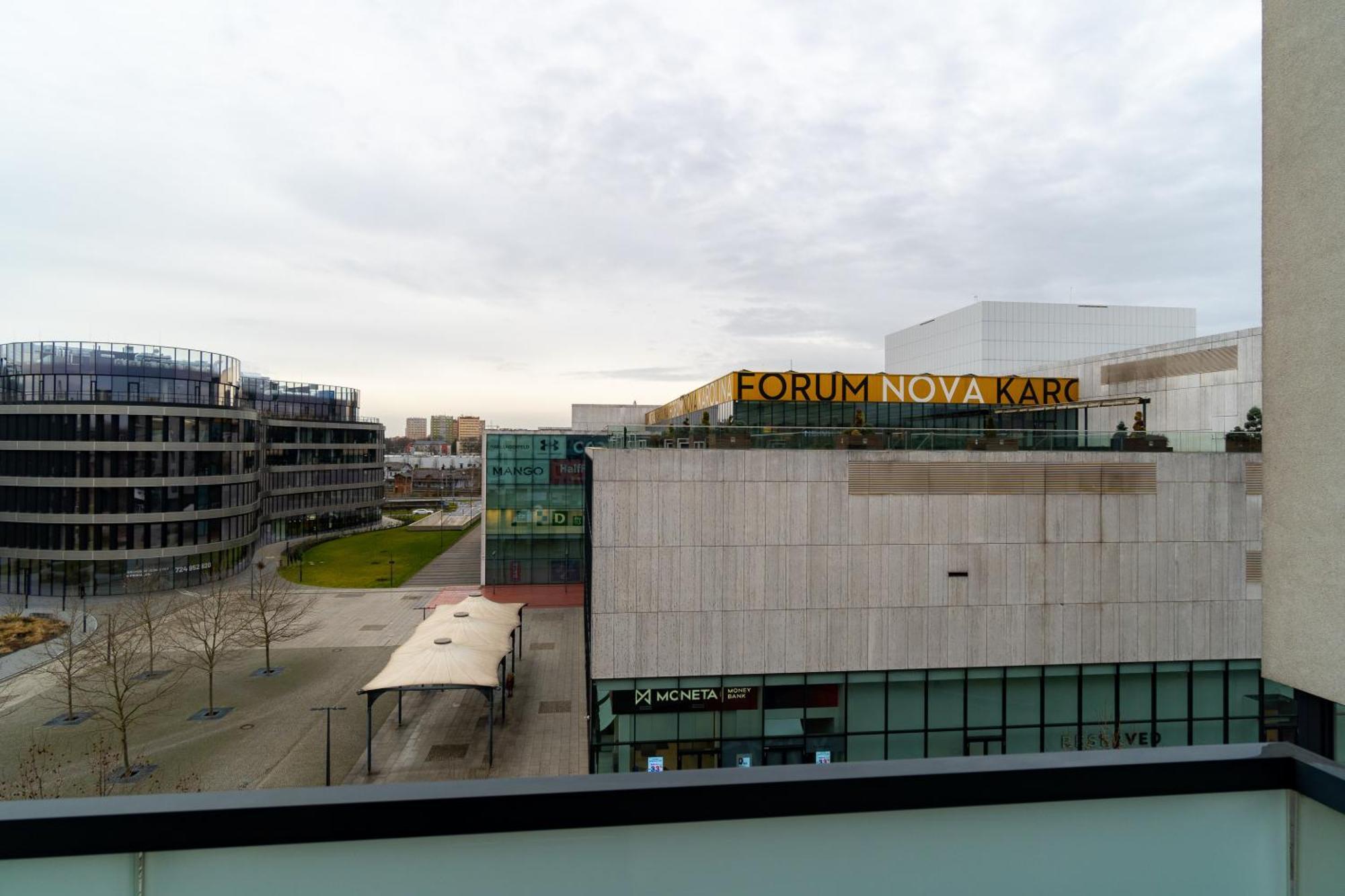 Bnb New Beautiful Apartment In The Center Of Ostrava With Option Garage Parking Esterno foto