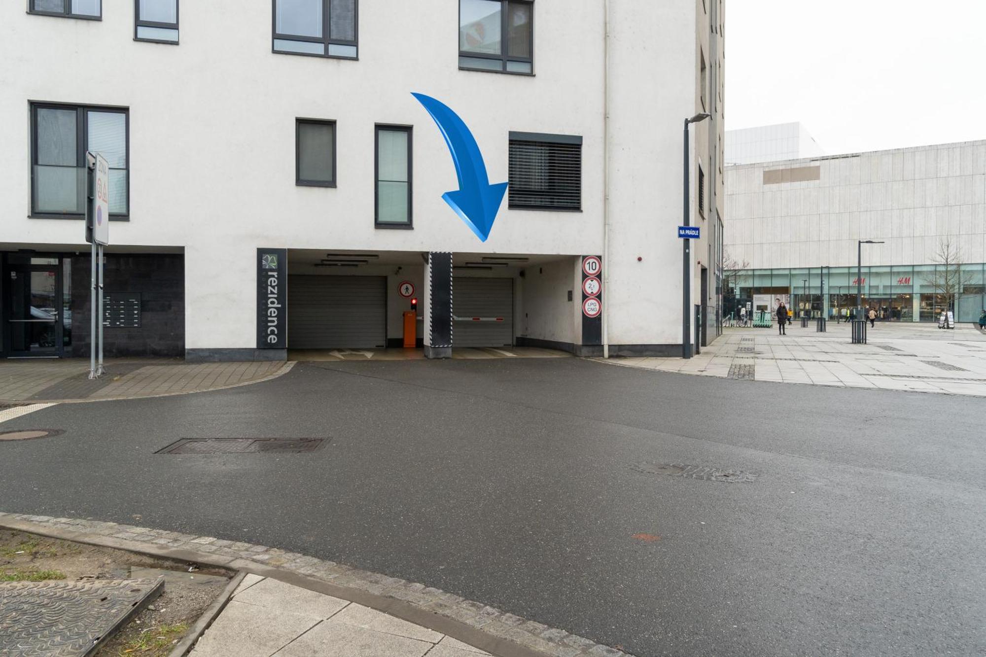 Bnb New Beautiful Apartment In The Center Of Ostrava With Option Garage Parking Esterno foto