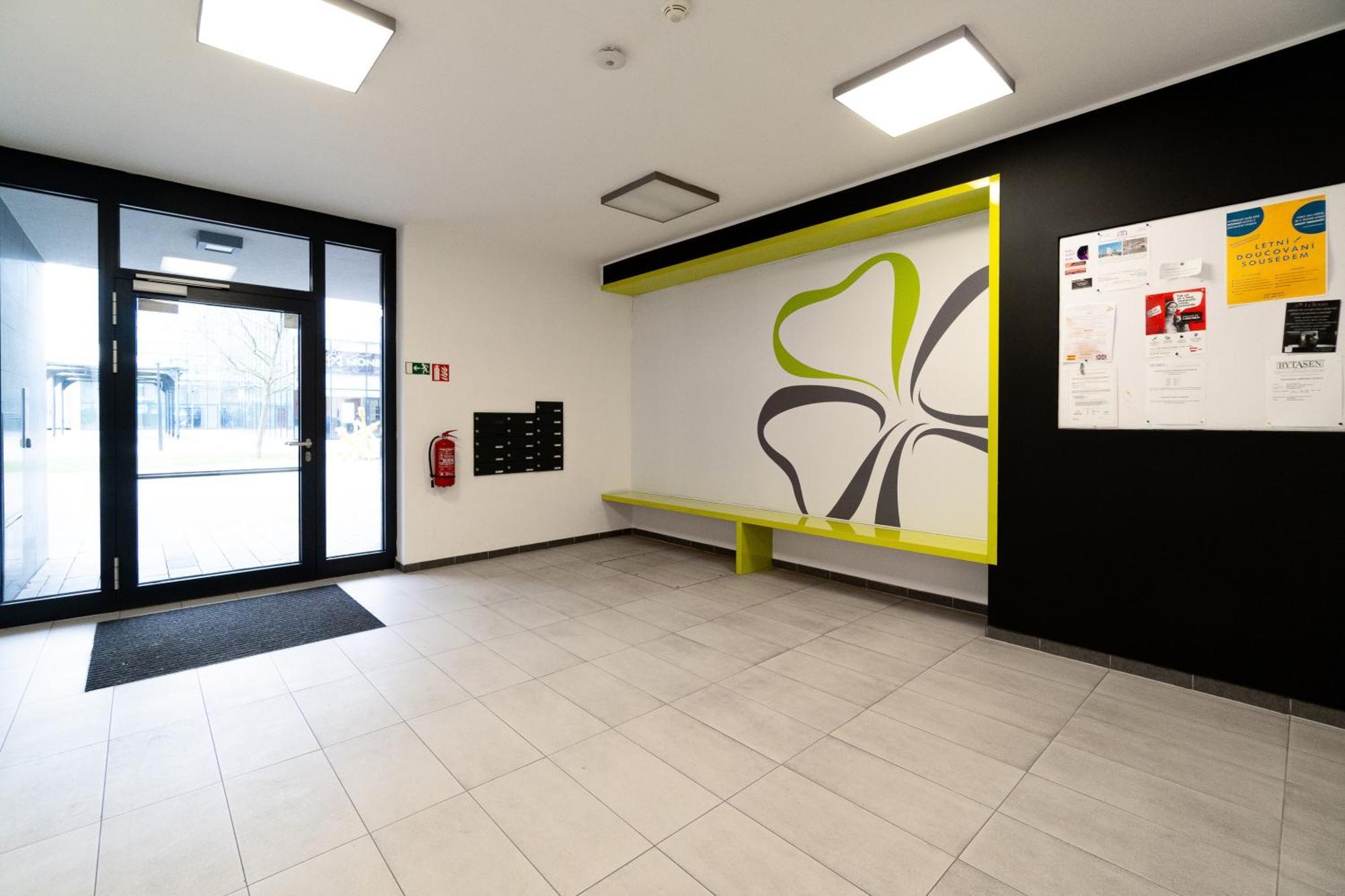 Bnb New Beautiful Apartment In The Center Of Ostrava With Option Garage Parking Esterno foto