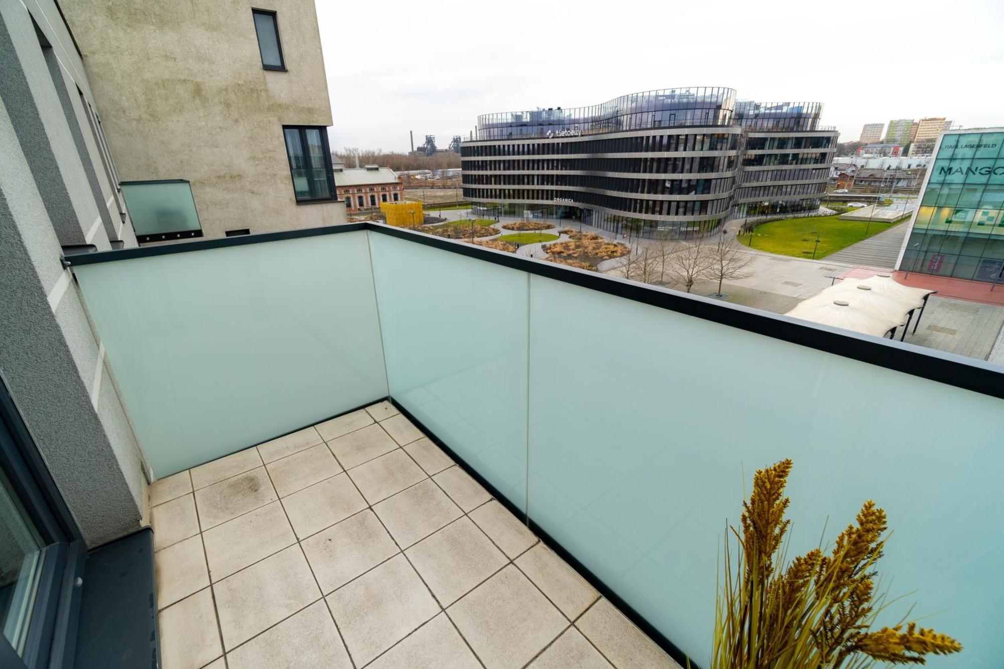 Bnb New Beautiful Apartment In The Center Of Ostrava With Option Garage Parking Esterno foto