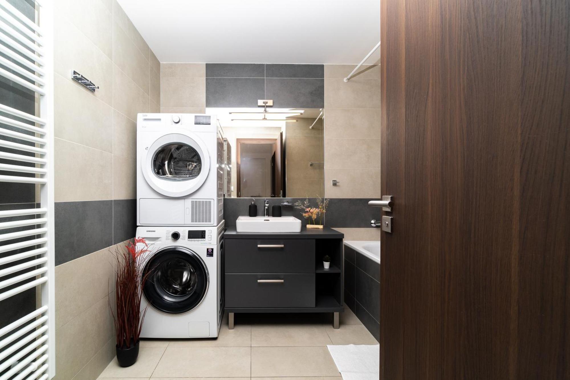 Bnb New Beautiful Apartment In The Center Of Ostrava With Option Garage Parking Esterno foto